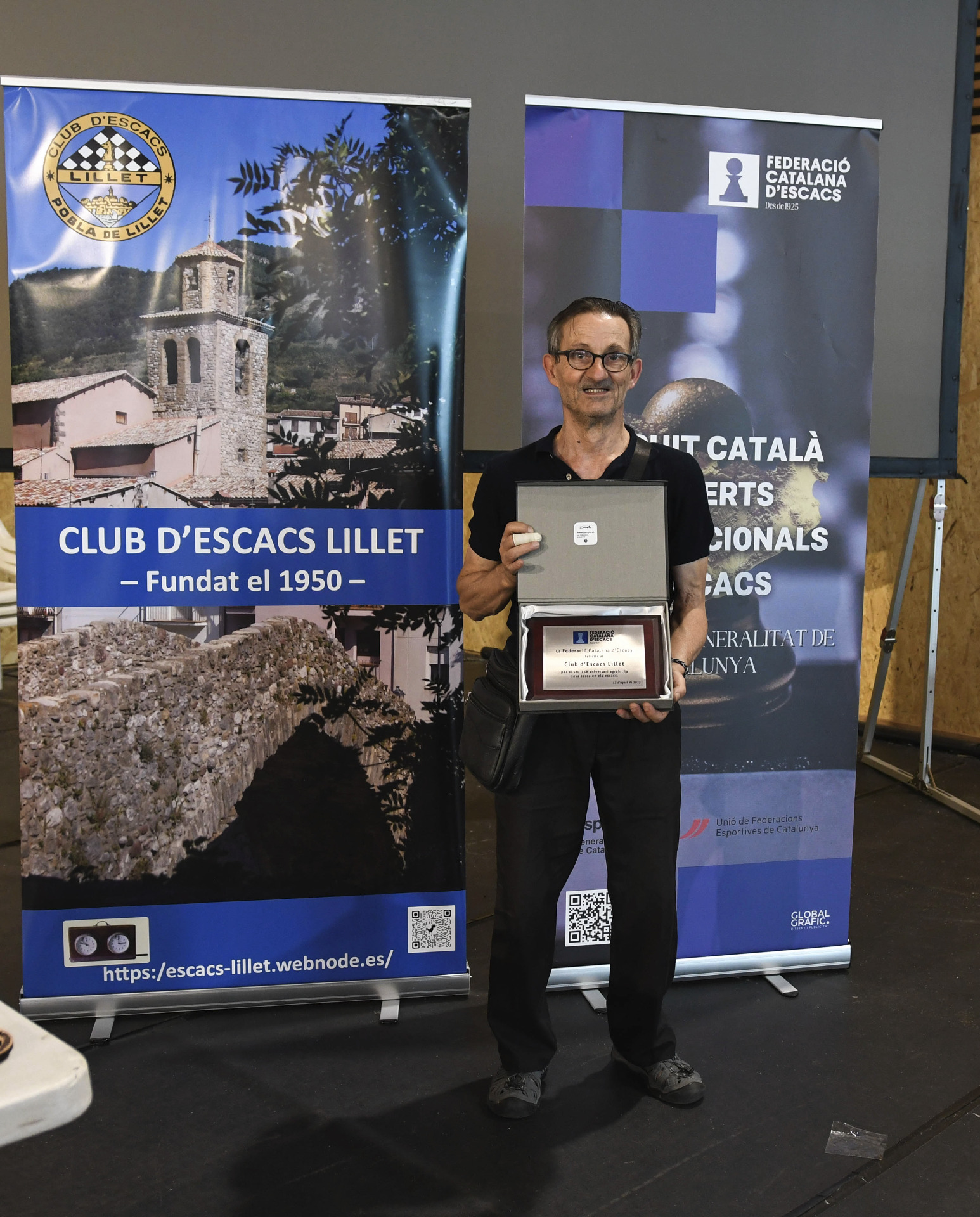 El nostre President amb la placa rebuda de la Federació